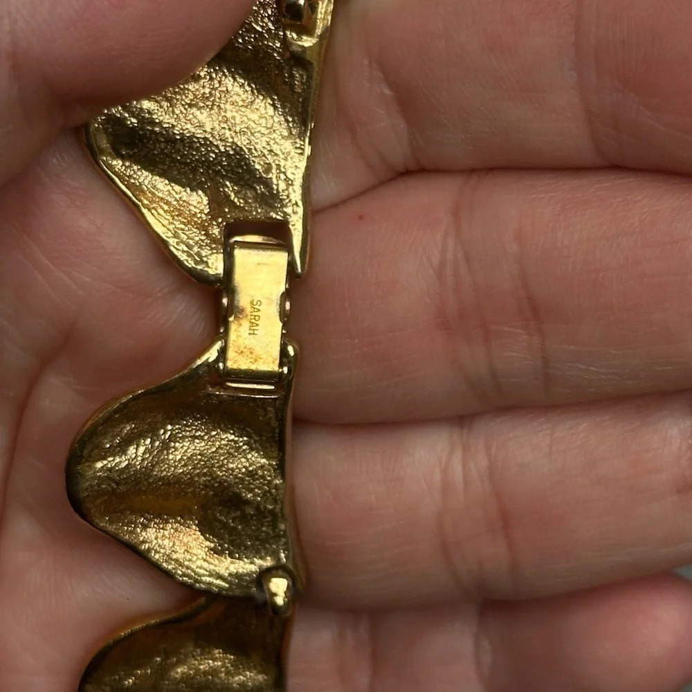 Vintage Sarah Coventry Gold Tone Sculpted Collar Necklace - Picture 7 of 8